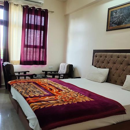 Hotel Amrapali ชัยปุระ ภายนอก รูปภาพ
